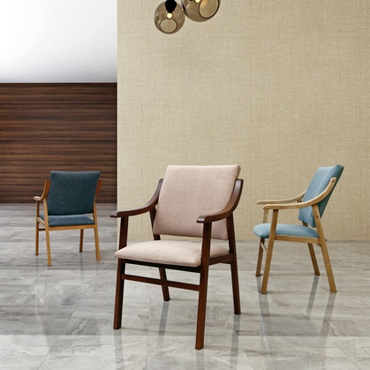 silla amplia para hotel, silla de madera cómoda, silla color salmón y verde, silla grande para descanso